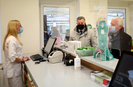 OTVORITEV LEKARNE CERKNICA 43 FOTO LJUBO VUKELIČ